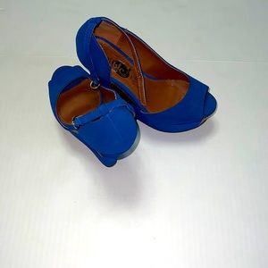 Wedges open toe shoes size 7/8 M